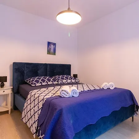 Olivia Apartment